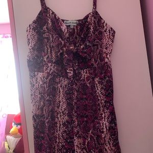 Selling a cute summer trendy romper